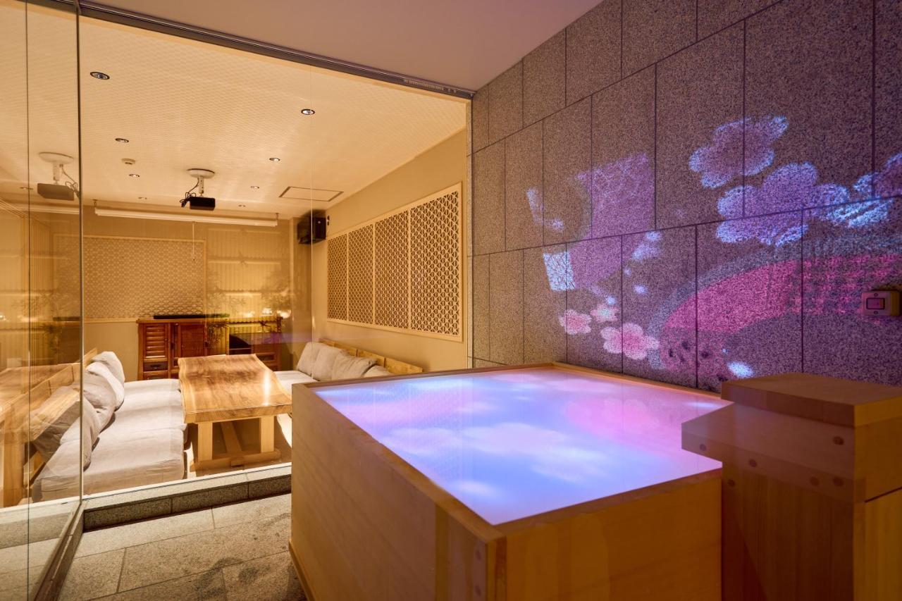 Konjakuso Osaka Tempozan "Ikesu" Projection M Apping Spa Konjakuso Osaka Tempozan "Takadoro" Wheel View Zewnętrze zdjęcie